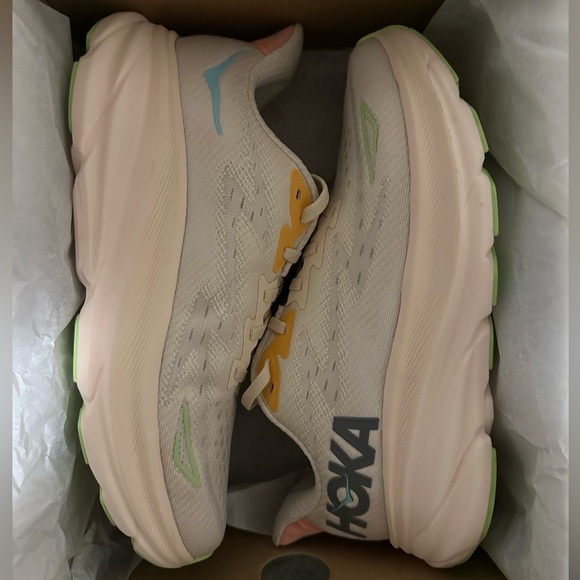 NIB HOKA Clifton 9, Size 7B Running Shoes - Picture 2 of 10